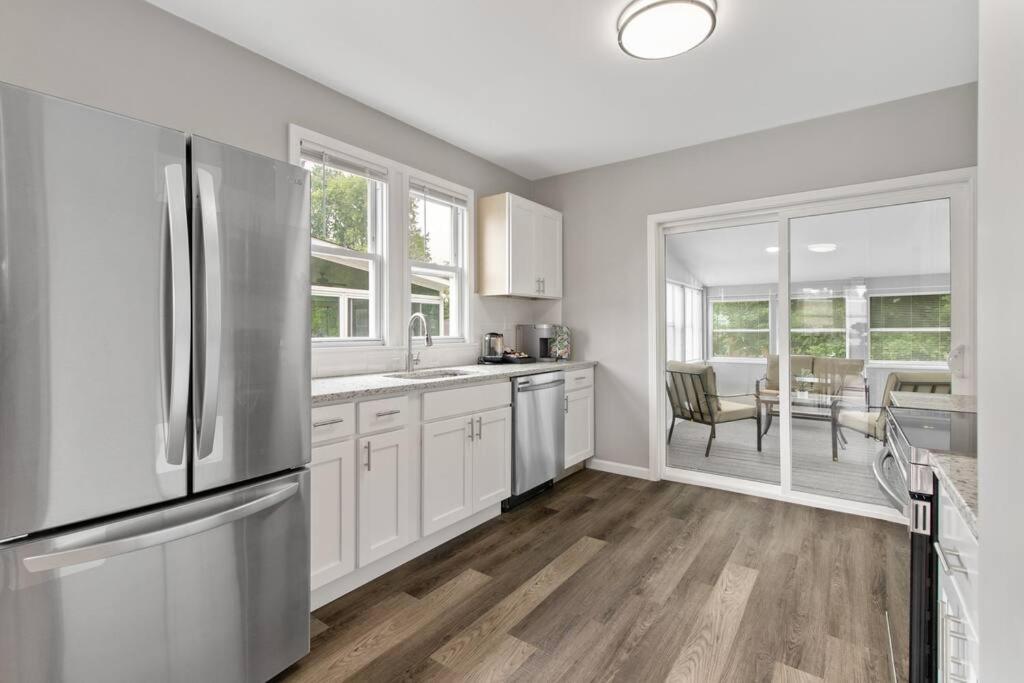 Stylish, Relaxing & Comfy 3 Bdr Home ブリストル エクステリア 写真