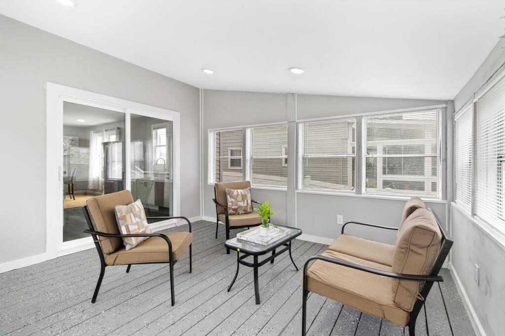 Stylish, Relaxing & Comfy 3 Bdr Home ブリストル エクステリア 写真