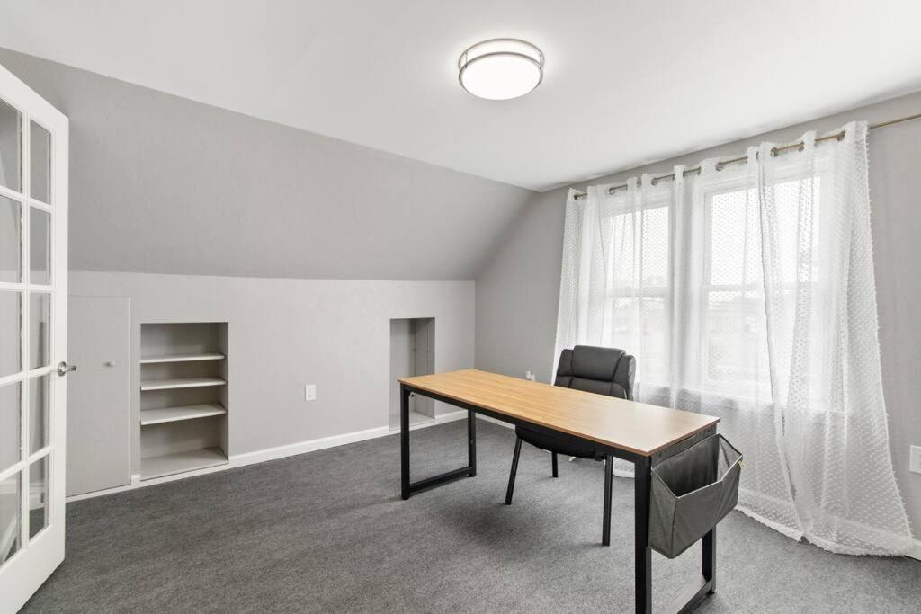 Stylish, Relaxing & Comfy 3 Bdr Home ブリストル エクステリア 写真